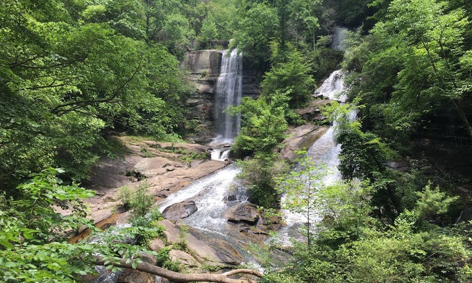 Sunset Cabin | Creekside cottage within walking distance Of Falls & 4 State Parks within 9 ml.