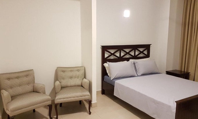 Kollupitiya Apartment | Crescat Residencies - 2 Bedroom Apt with Sea Views