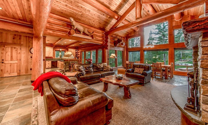 Cle Elum Cabin | Crest Lodge - 3,700sf Log Home with 5 bedrooms + Sleeps 15-17