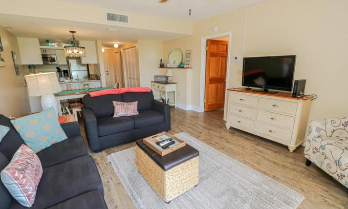 Butler Beach House | Creston House 12B