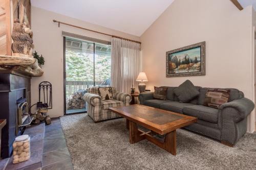 Mammoth Lakes House | Crestview -B # 46