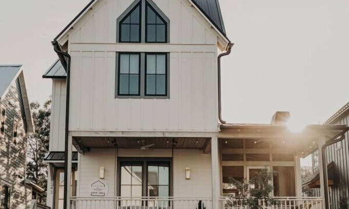 Eufaula Cottage | Crew`s Cottage · Carlton Landing Vacation Home | Crew`s Cottage