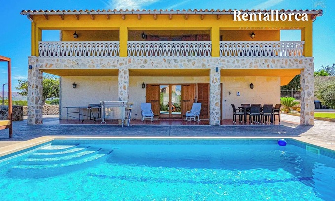 Alcudia Villa | Cristi Bressals by Rentallorca