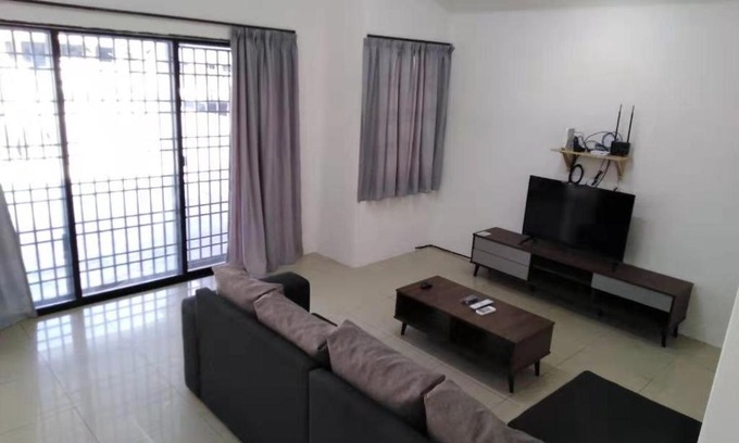 Taman Tasek Manikavasagam House | Crocus Homestay Type C