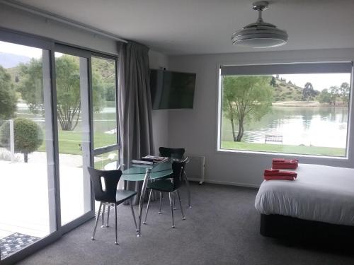 Lowburn Hotel | Cromwell Escape