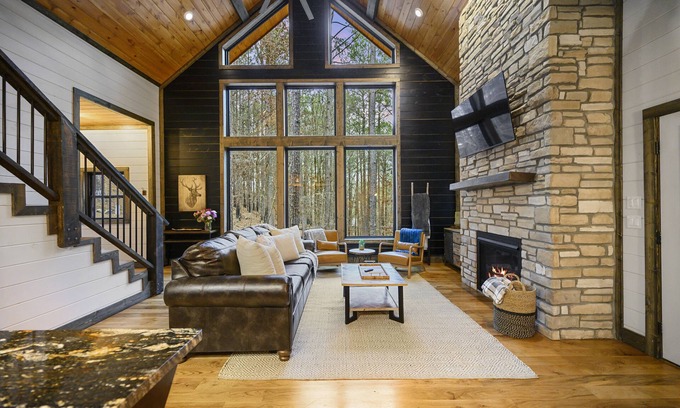 Broken Bow Cabin | Crooked Sky, Secluded Luxury Cabin in Hochatown
