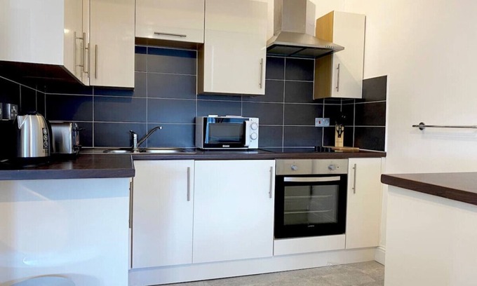 North West Apartment | Crown Apartments 12 -Comfortable apartment in Glasgow's trendy westend