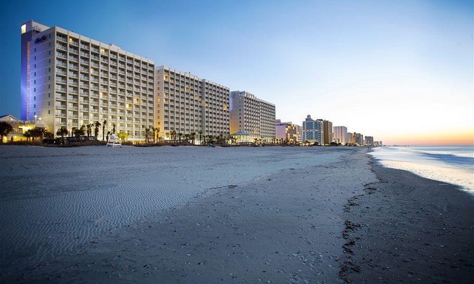 Myrtle Beach Hotel | Crown Reef Beach Resort and Waterpark