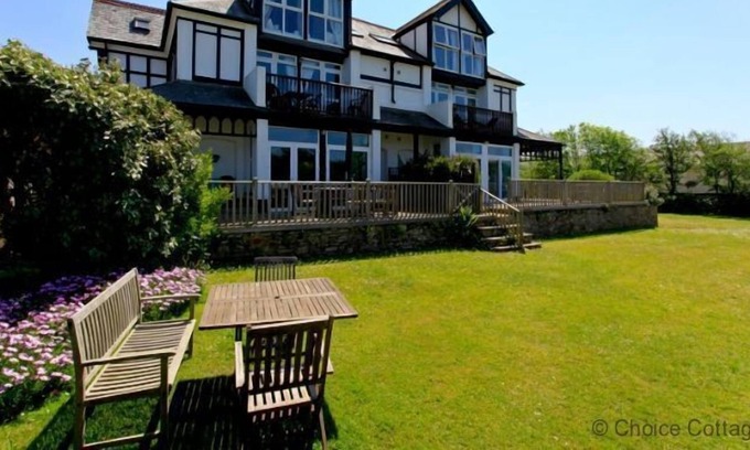 Croyde Bay Apartment | CROYDE 3 LORNA DOONE | 3 Bedrooms | Croyde | Sleeps 6