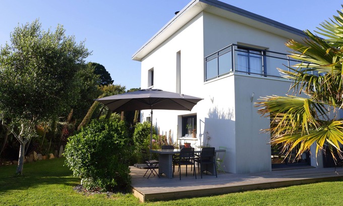 Crozon House | Crozon: 3-star modern house near Goulien beach