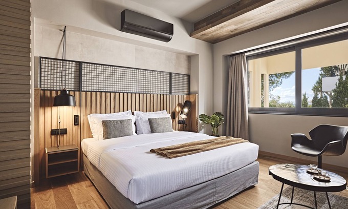 Glyfada Bed & Breakfast | Cruise - Junior Suite in Glyfada