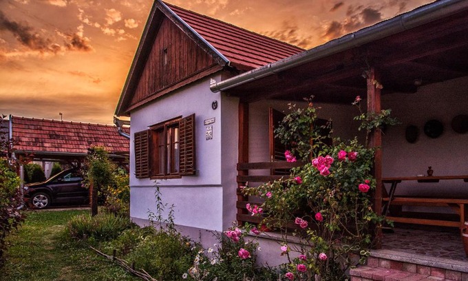 Szalafo House | Csavargó Tanya