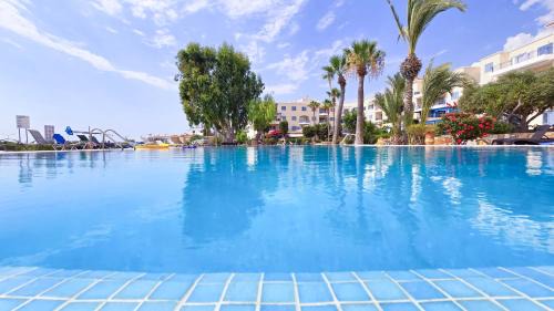 Paphos Apartment | CSS Cute Superior King's Palace