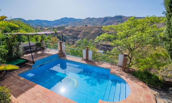 Guaro House | Cubo's Casa Rural Jacaranda