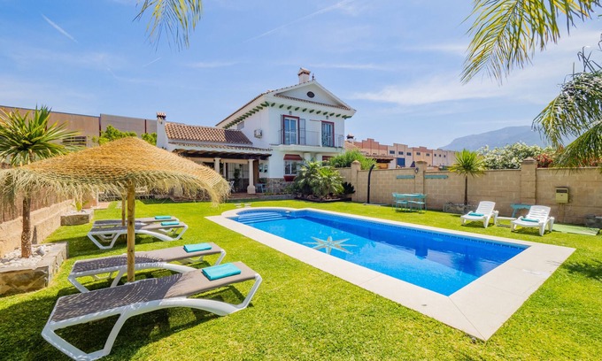 Alhaurin el Grande Cottage | Cubo's Villa La Quinta/private pool/air conditioning/BBQ/free Wi-Fi