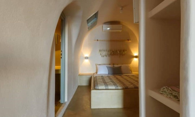 Kamari Apartment | Cueva de Olas