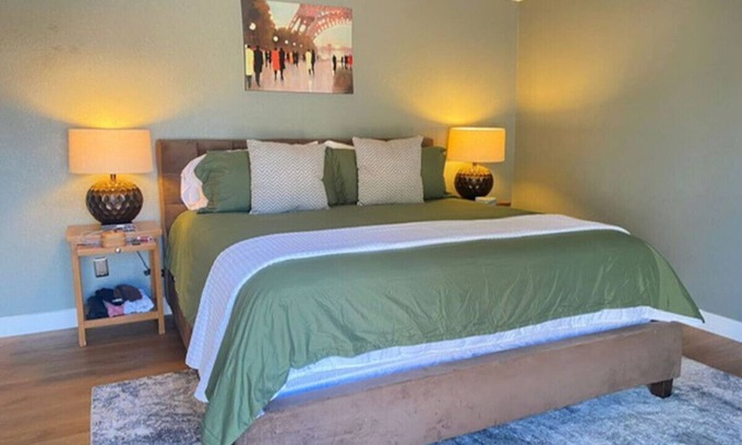 El G.H.E.K.O. House | Cul-de-Sac/Fenced with Pool/Quiet/3 BR 2 BA