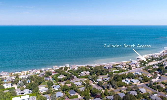 Culloden Shores House | Culloden Cottage with Private Beach