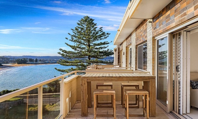 Terrigal Apartment | CUMBERNAULD #20 | Walk to beach, WIFI | Accom Holidays