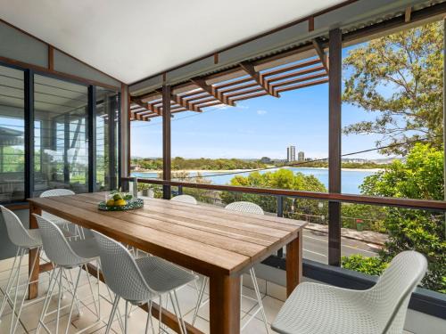 Currumbin House | Currumbin Beachfront Haven
