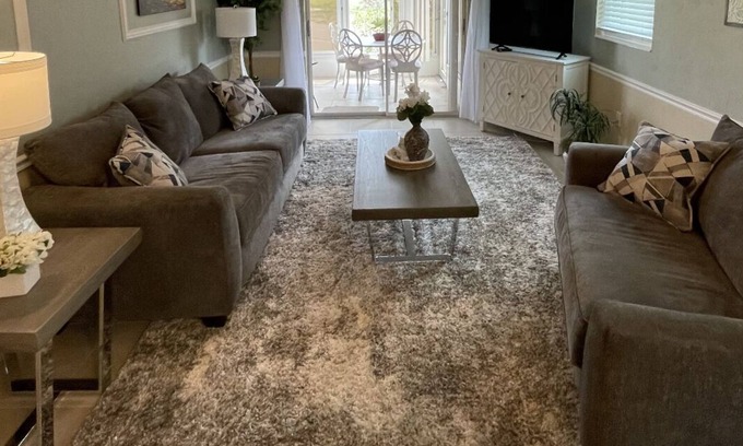 North Sarasota Villa | Cute 2 Bedroom Villa/Unit. Close to Siesta & Lido Beach & Sarasota Airport.