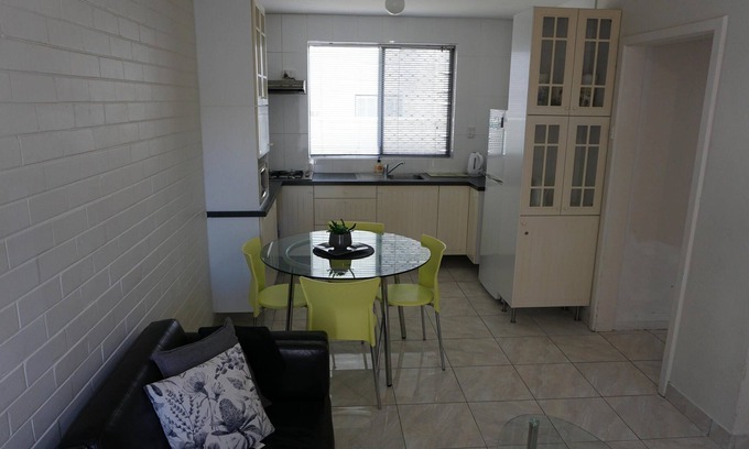 Jolimont Apartment | Cute and affordable park side accommodation