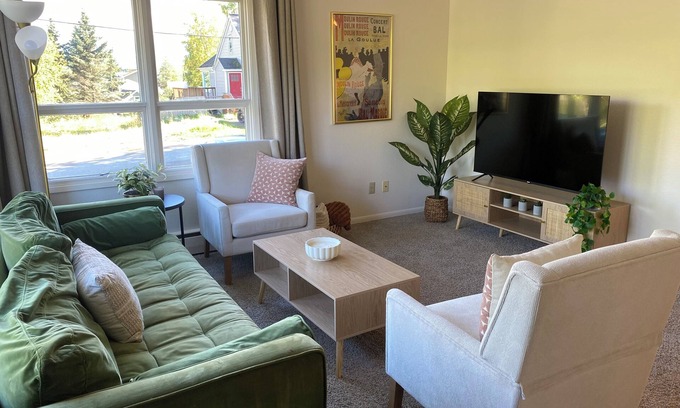 Downtown Anchorage House | Cute downtown homebase for your visit! Close to trails and restaurants
