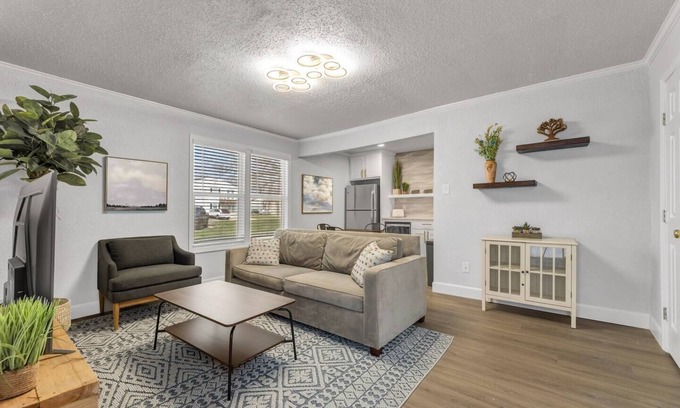 College Station Apartment | Cypress-1st floor, King Beds&Near Texas A&M