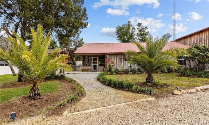 Steinhatchee House | Cypress Crab House of Steinhatchee! 1 block to river, parking, porch, parking