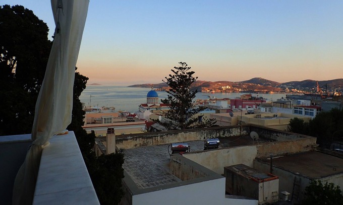 Ermoupoli Apartment | Cypress House Ermoupoli Syros