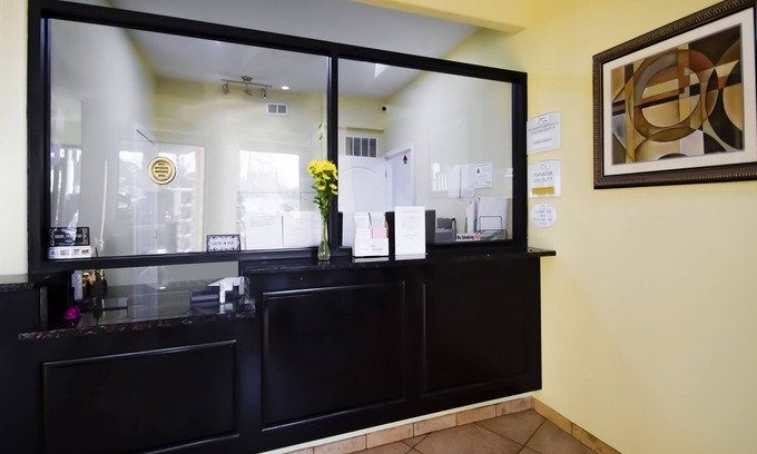 Chocowinity Hotel | Cypress Inn & Suites Washington by OYO