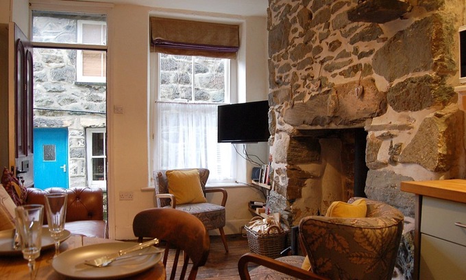 Dolgellau Cottage | Cysgod Idris Cottage in Dolgellau, Eryri/Snowdonia
