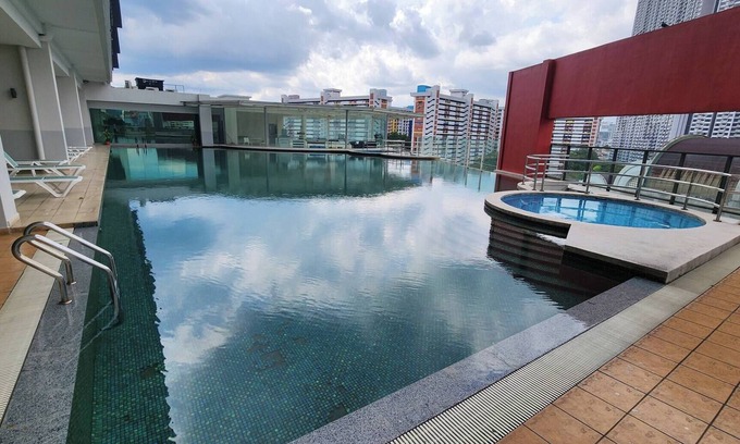 Taman Kobena Apartment | Désir Lustful KL #Jacuzzi #NFLX #Prjscn120" #TV65"