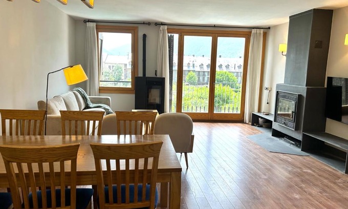 Esterri D'Aneu Apartment | Dúplex amb encant al casc antic d'Esterri i vistes úniques by RURAL D'ÀNEU