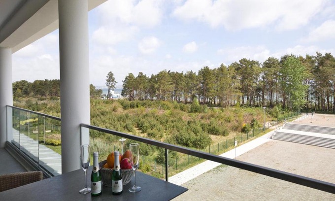 Binz Apartment | Dünenresidenz Prora - Ferienwohnung mit Meerblick, 2 Schlafzimmern und Loggia NP-318