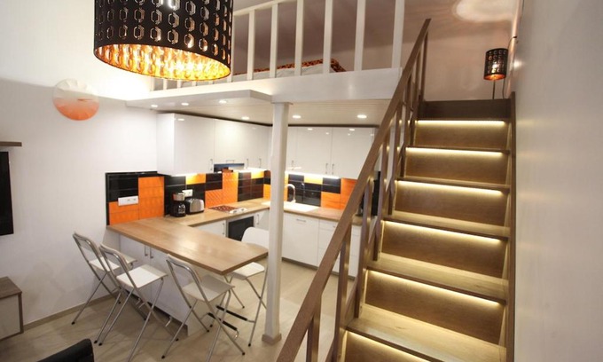 Terezvaros Apartment | d.Five Heroes' Square Expat Family Apartment