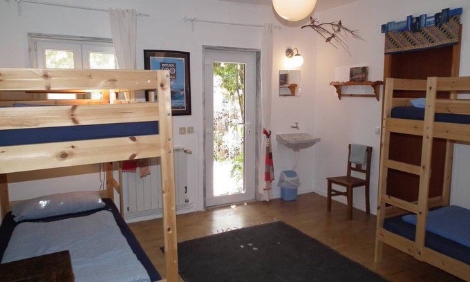 Atalaia Bed & Breakfast | Da Silva Surfcamp 4 bed rooms with breakfast