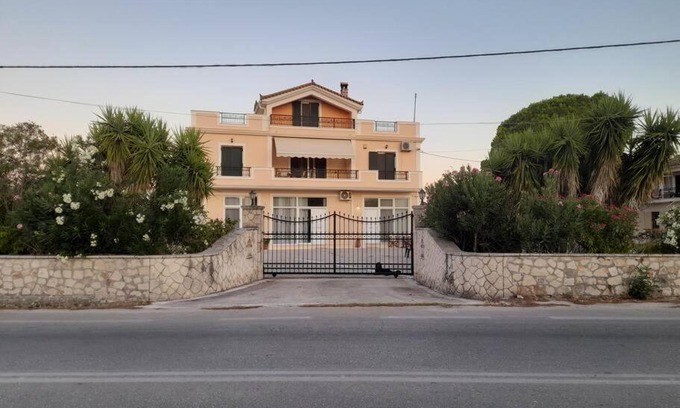 Agrilia Apartment | Dadee's Grande