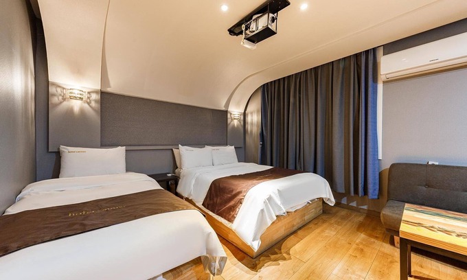 Bongmyeong-dong Hotel | Daejeon Yuseong Cannes