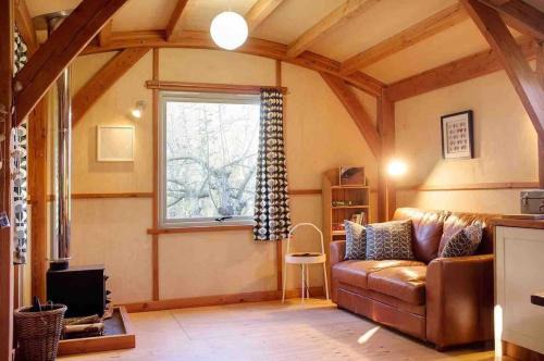 Rewe House | Daisy-a romantic logcabin hiding amongst the trees