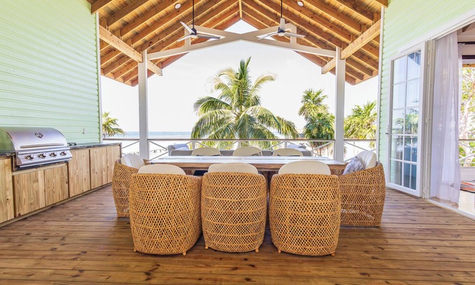 Roatan House | Dakota Breeze