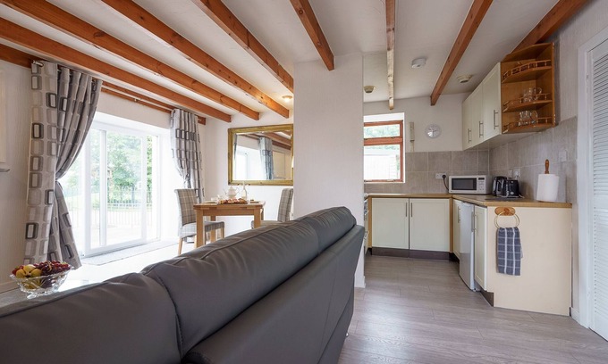 Thornhill Cottage | Dalgarnock cottage sleeps 2 with own hot tub