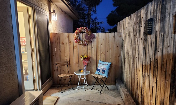 Boulder City Apartment | Dam Adorable Studio in Downtown Boulder City - 10 min to Hoover Dam