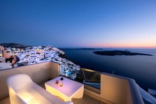 Firostefani House | Damigos Caldera World