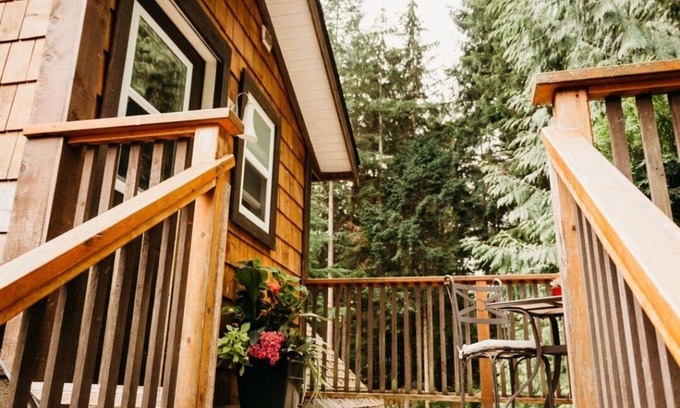 Comox House | Dancing Trees Guest Suite