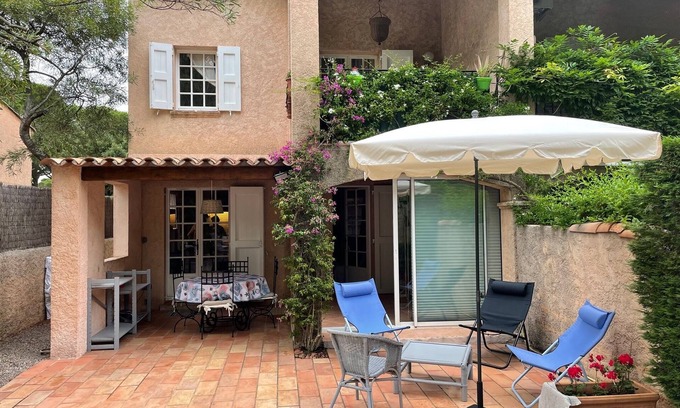 Cogolin Apartment | Dans Domaine Privé et Sécurisé Appt Type 2 Avec 3 Piscines , 2 Tennis