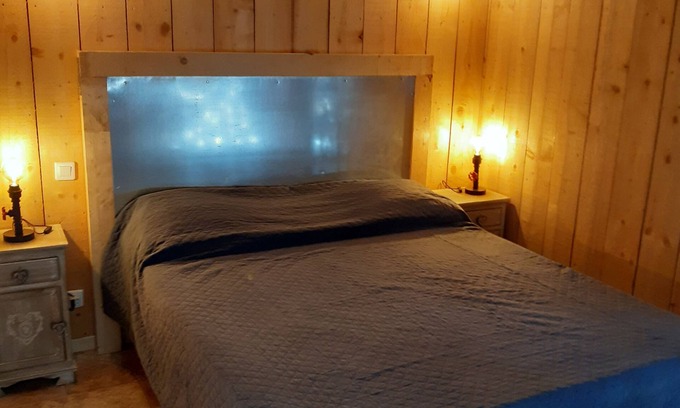 Oppede Bed & Breakfast | DANSAVAN Gite champ de Lavande LUBERON Shared swimming pool air conditioning