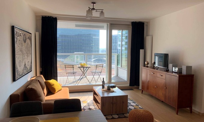 Old Town Apartment | Danube bank, city center, parking, 24/7 intelligent access