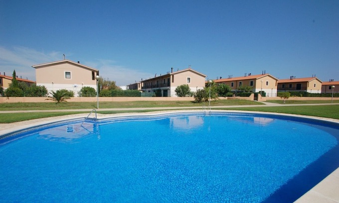 Mas Pinell Ski Chalet | Daró 3D 37 - A/C, pool and 150m from the beach