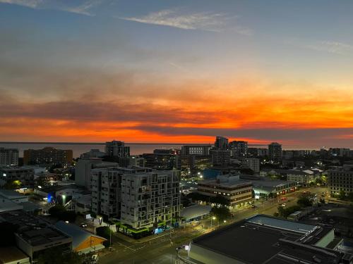 Darwin City Centre House | Darwin City Suites with Harbour View